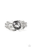 Paparazzi Couldnt Care FLAWLESS - Silver Ring